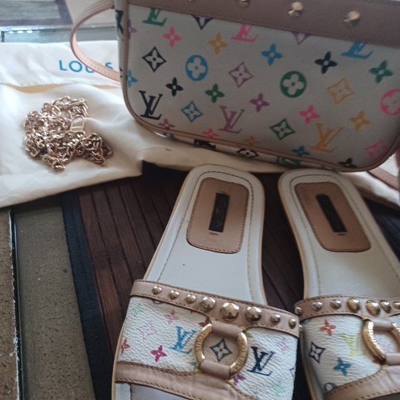 LV Sandals - Picture 1 of 6